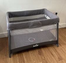 Joie Amigo Travel Cot with Bassinet & Carry Bag – Thunder Grey