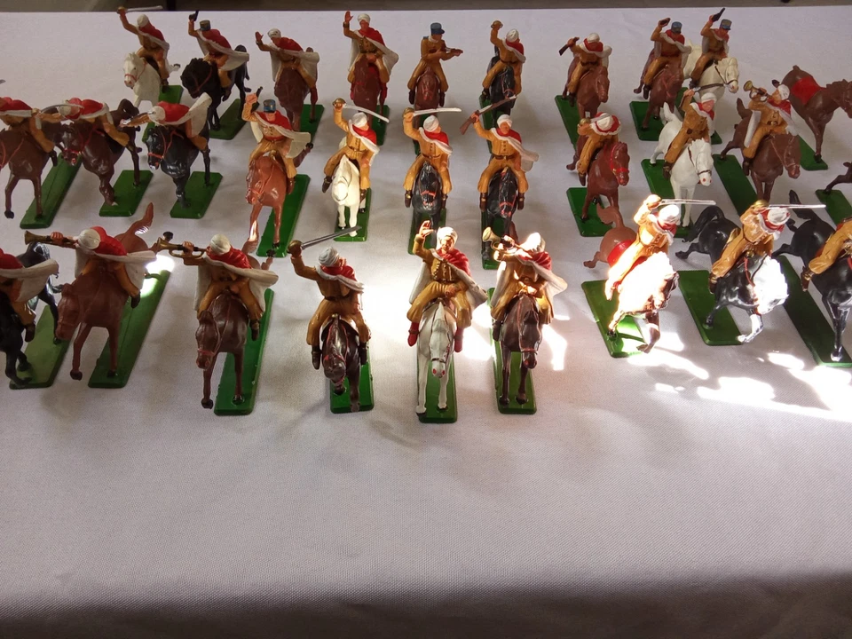 Lot 27 Figurines Cavaliers Spahis – Starlux Armée Française Coloniale – Vintage - Photo 3/4