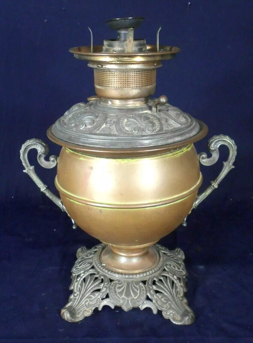 ANTIQUE 19th CENTURY VICTORIAN DOUBLE HANDLE BRASS OIL LAMP