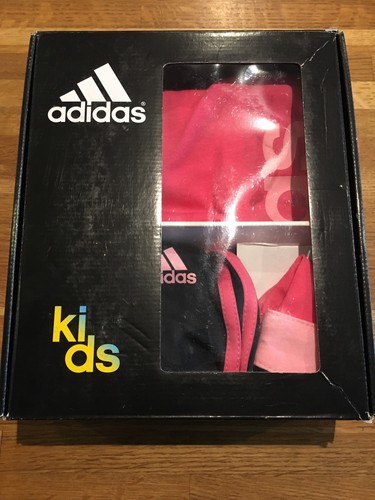 adidas Baby Infant Gift Pack T-shirt, Shorts & Bib each with adidas logo BNWT - Picture 4 of 6