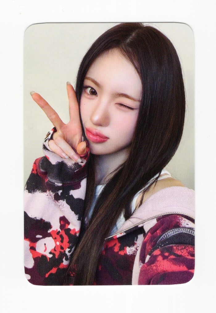 KiiiKiii - 2nd EP Delulu Pack [WITHMUU] 26.03.08 FANSIGN EXCLUSIVE