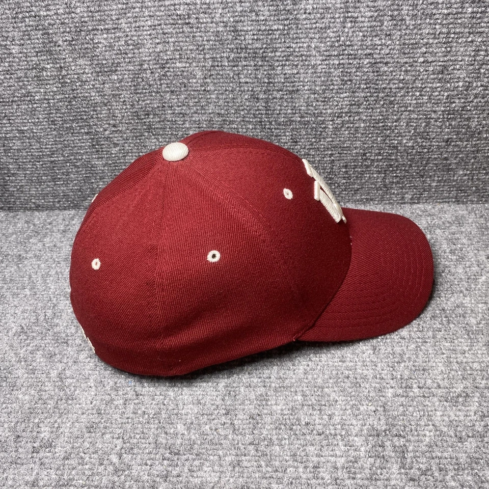Indiana Hoosiers Gorra Ajustada Para Hombre Grande Rojo Blanco NCAA Baloncesto Ajuste Elástico Foto 3 de 4