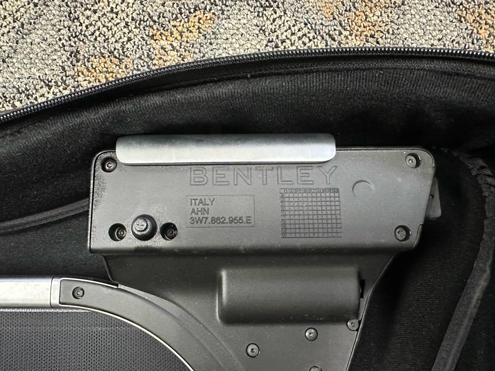 BRAND NEW Genuine Bentley GTC Convertible Wind Screen