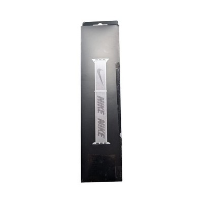 22-S Apple Watch 45mm Summit White Nike Sport Loop HKK1515N25  