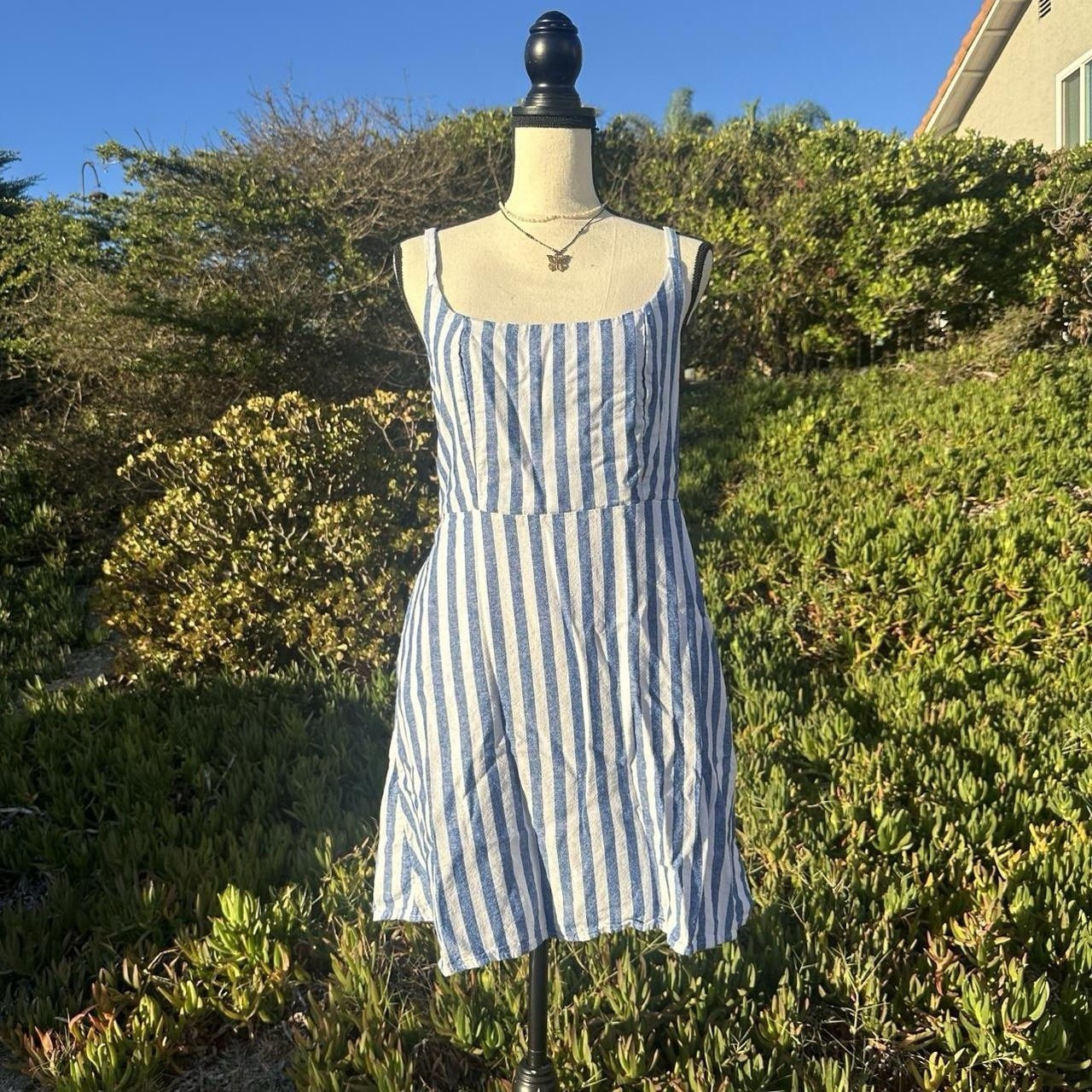 Old Navy Women’s Midi Dress Size M Blue White Striped Sleeveless Summer NWT
