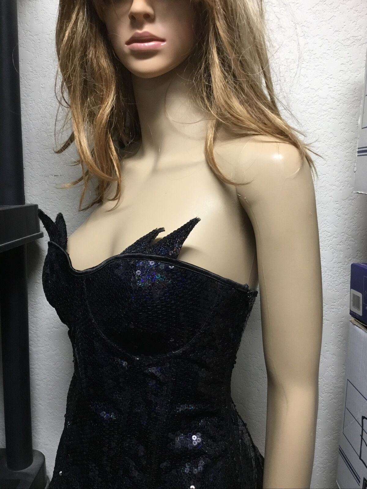 Picture 1 of 18