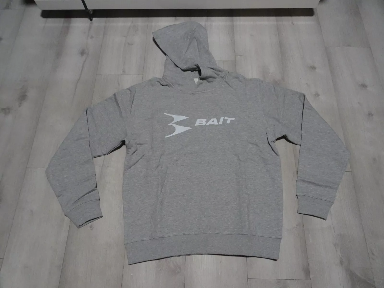 Sweat à capuche pull évasé NEUF Bait X LA STREET gris taille M homme suprême