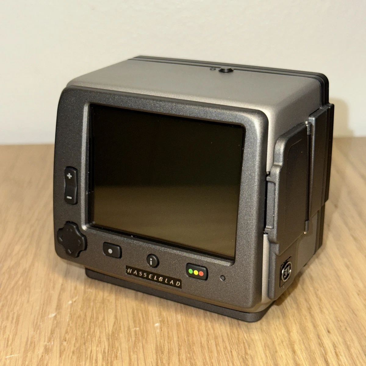 Hasselblad Digital Cameras 30-39.9 MP Maximum Resolution for Sale
