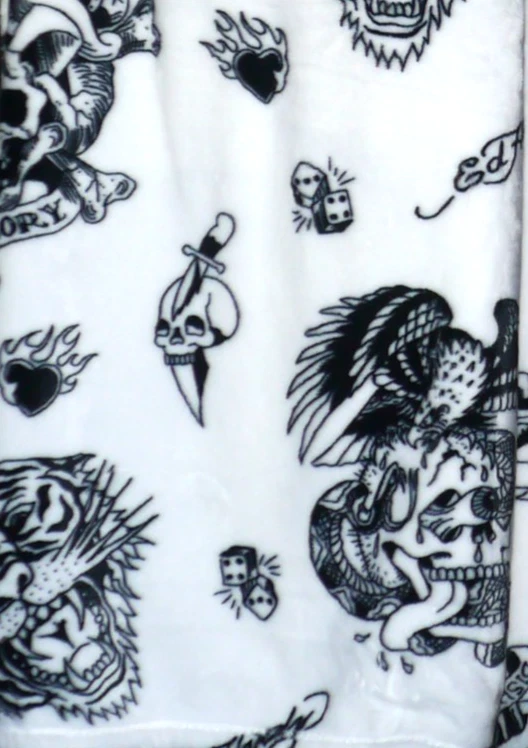NUEVO Ed Hardy Peluche 60"x70" Manta Tatuaje Calavera Daga Muerte Gloria Dados Foto 2 de 4