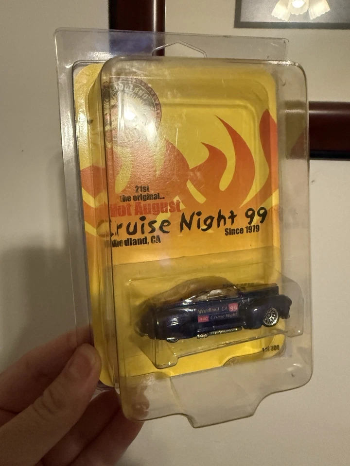 Hot August Nights Woodland Street Cruisers Inc 21st Original 99 (1 de 300) Foto 2 de 4