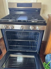 Samsung 5.8cu. ft. Freestanding Gas Range with Convection - Stainless Steel...