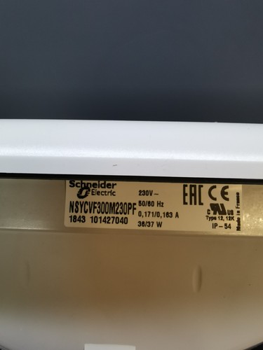 Schneider Electric NSYCVF300M230PF Module ventilateur 230 V Neuf/ New - Imagen 4 de 6