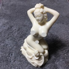 Tallar Encantadores Adornos Damas Desnudas Bodhi Semilla Madera de Coco Artesanía