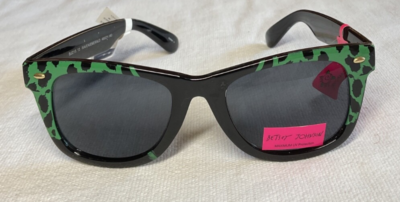 BETSEY JOHNSON Raven Silver Logo UV Sunglasses 28 BETSEY JOHNSON SUNGLASSES BJ7042P 002 RAVEN FUCHSIA PINK  main image 3