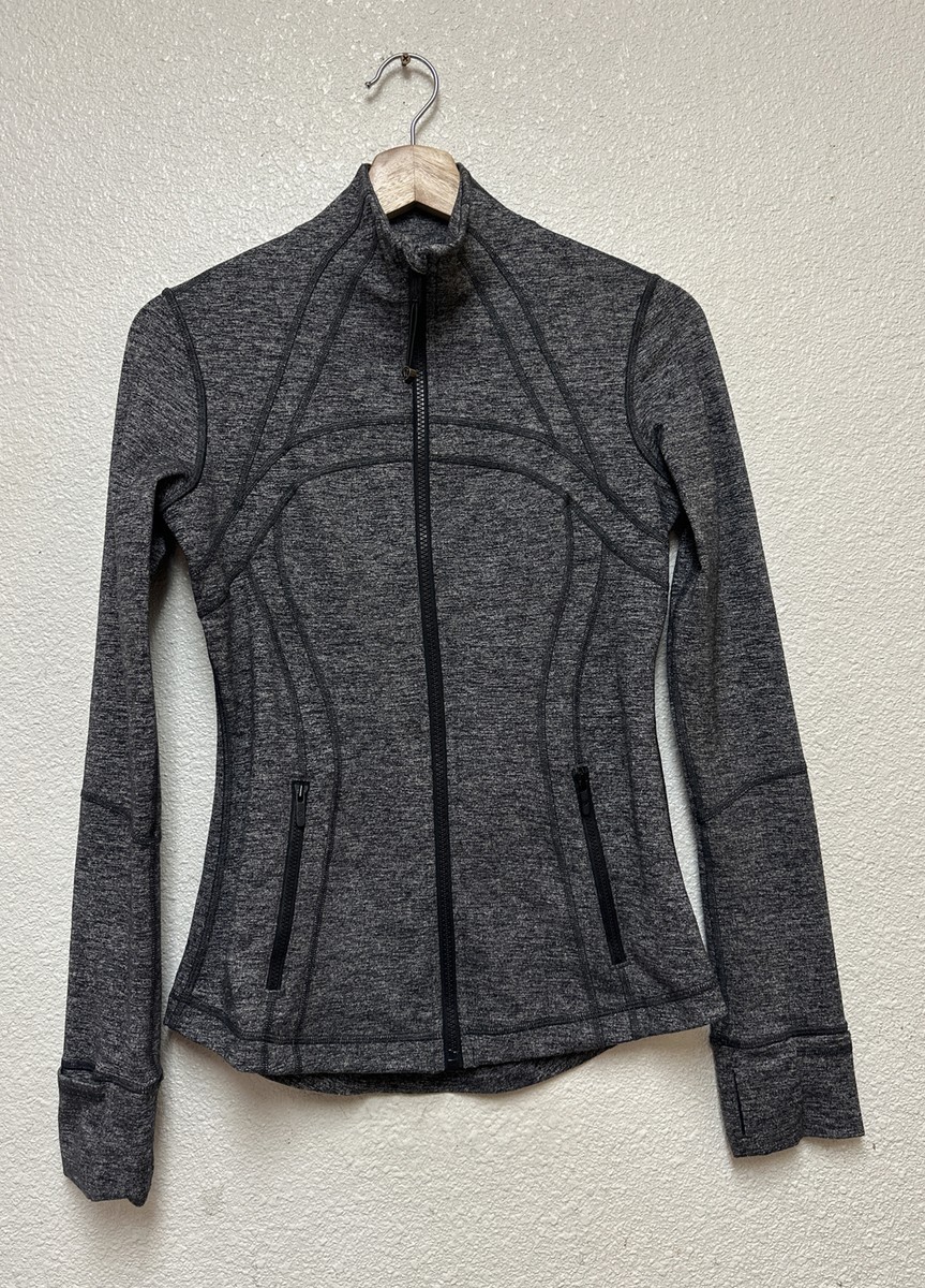Lululemon Define ジャケット Black新品 XS Lululemon Woman's black Define hooded NULU Jacket, Size 4