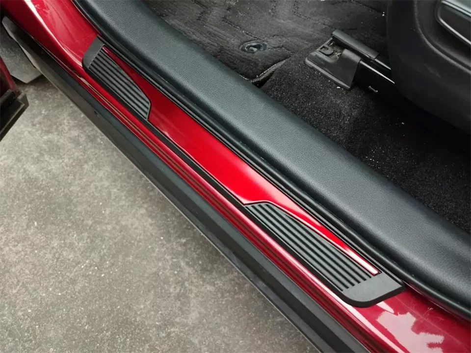 Cubiertas de umbral de puerta de acero inoxidable y plástico ABS para Ford Explorer 2002-2025 4 piezas Foto 4 de 4
