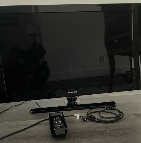 Samsung Tv - Picture 4 of 4