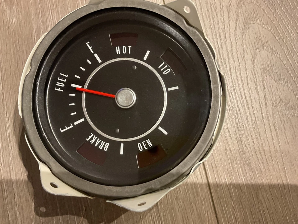 Oldsmobile Cutlass 442 1968 1969 calibre de combustible restaurado Foto 4 de 4