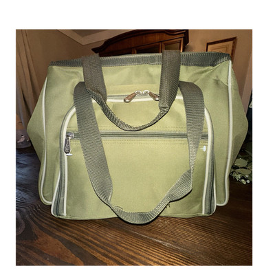 Picnic Time Green Insulated Picnic Bag Set Complete Outdoor Dining Kit
