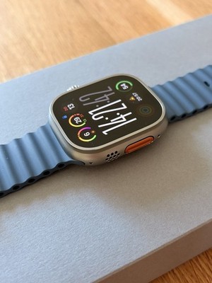 Apple Watch Ultra 2 GPS + Cellular 49mm Natur Titan­gehäuse Marine Ocean Band