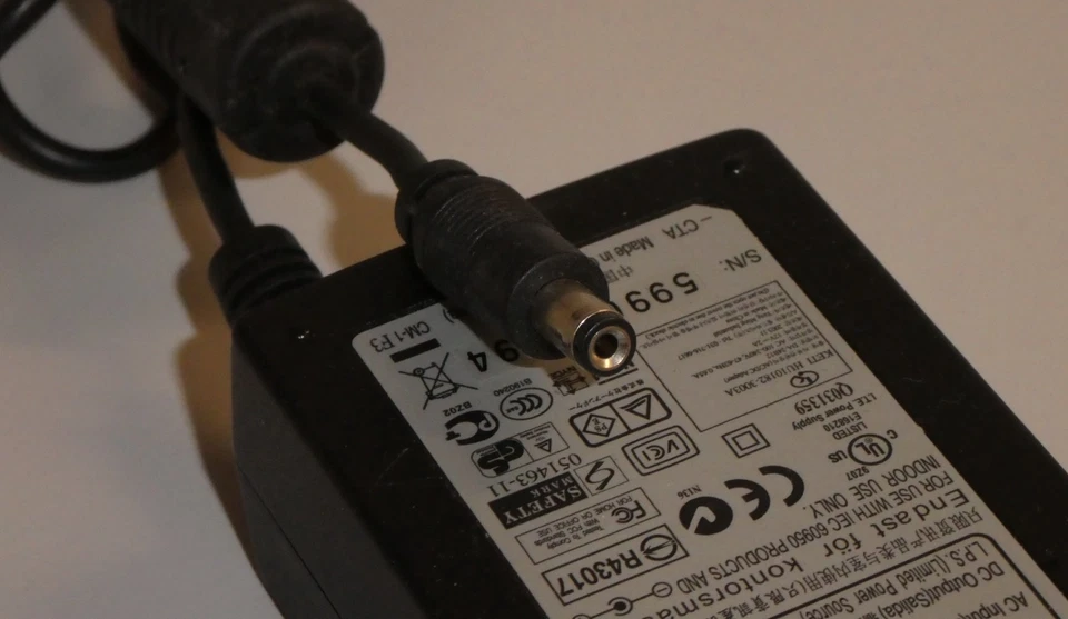 LG Netzteil_AC Adapter_12 Volt_2 Ampère_Modell DA-24B12 - Bild 3 von 4