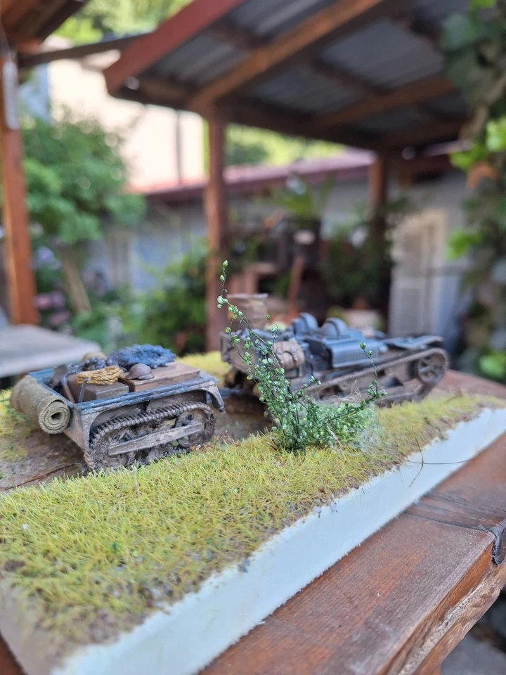 Modello In Scala 1/35, Renault UE con Diorama - Immagine 3 di 4