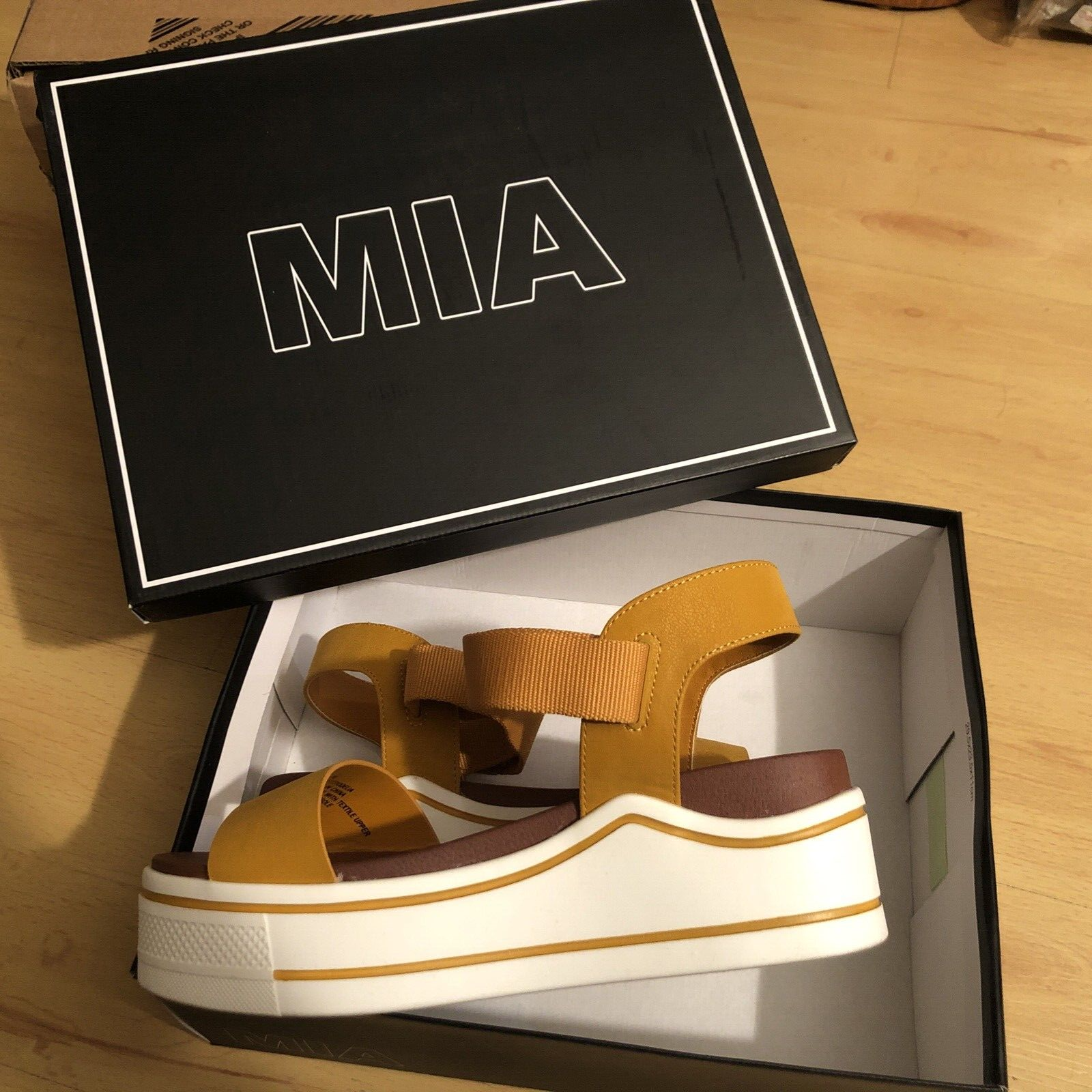 Mia Odelia Size 7 Yellow Gold Platform Sandal [BRAND NEW] | eBay