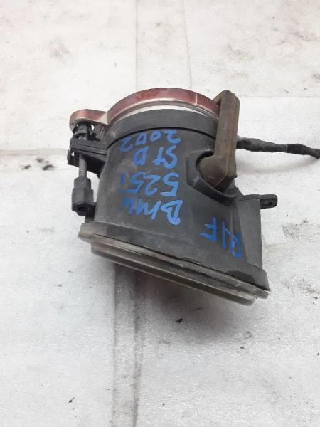 Противотуманная фара для правостороннего пассажира 2002 BMW 525i S-71P - Изображение 2 из 4