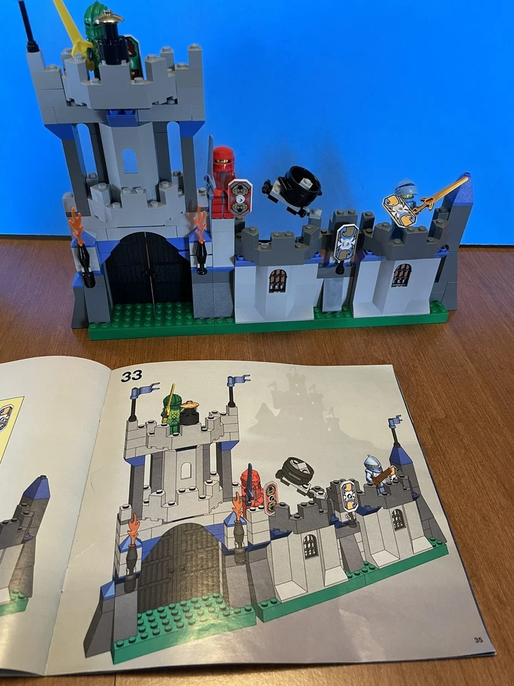 LEGO: 8799 Knight’s Kingdom Castle Wall and Battle Knights Complete Set RETIRED - Image 4 of 4