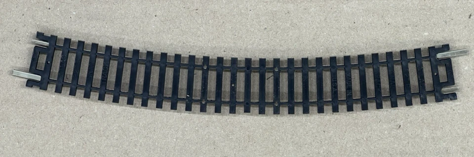 28 PCS OF ATLAS HO CODE 100 NICKEL SILVER 22" RADIUS SNAP TRACK - FREE SHIP - Image 3 of 3