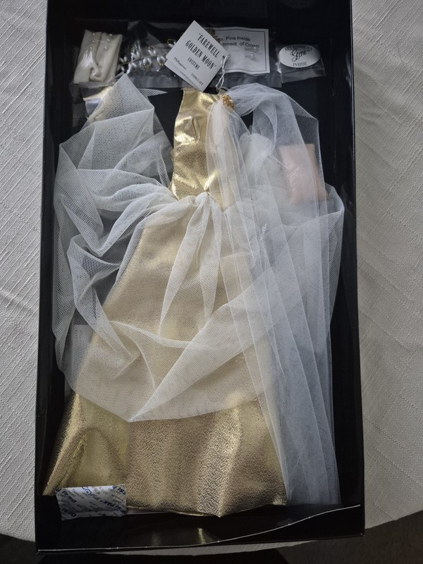 Ashton Drake GENE -  Farewell Golden Moon - Doll outfit set NEW