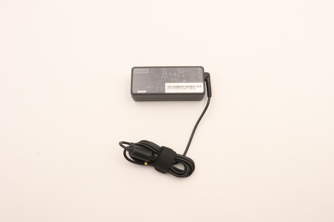 Lenovo SA10M42762 AC Adapter Round. 65W. 3P.