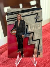 Paige Bueckers 2025 Panini VIP National Convention Exclusive Dallas Wings