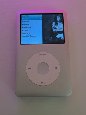 Apple iPod Classic 7th Generation - 160GB - Silver