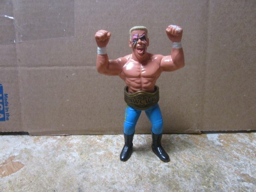 GALOOB WCW,   STING  + BELT!  NICE EXAMPLE. LOW OP...