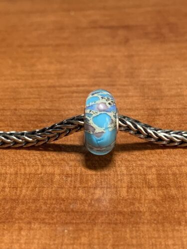 Authentic Trollbeads charm Ice Blue Bud 880-00834 | eBay Authentic Trollbeads charm Ice Blue Bud 880-00834 | eBay