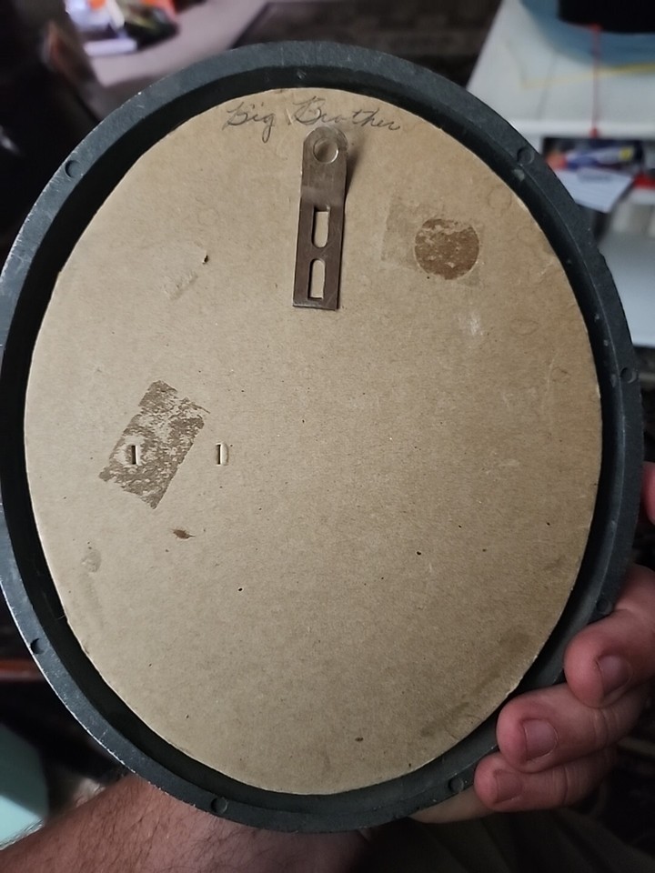 Vintage 1960s Jeffe Huldah Big Brother 12" x 9" Light Weight Oval Frame