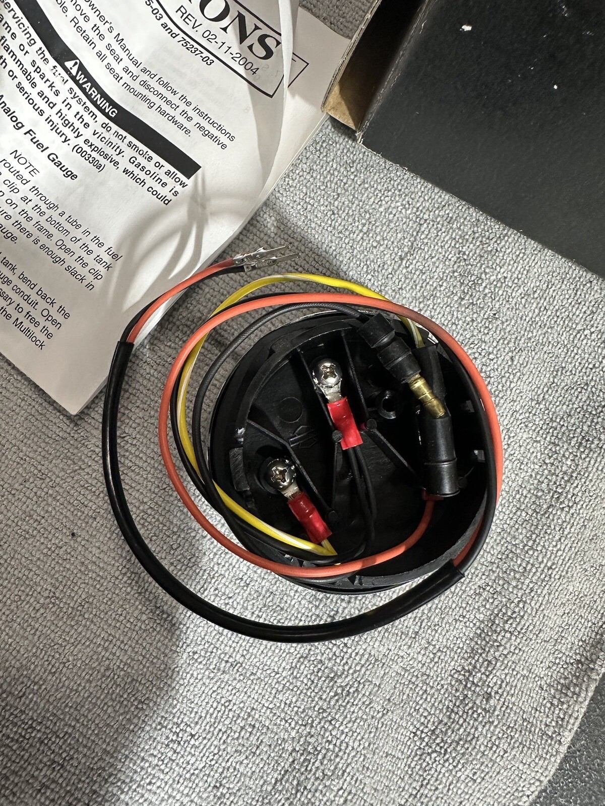 New OEM Harley LED Bar/ SHIELD fuel gauge 75073 04 Road King Softail