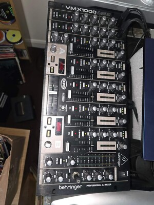 For sale 2 x Numark turn tables Tt 1610 +1 vnx1000 usb mixer +1
