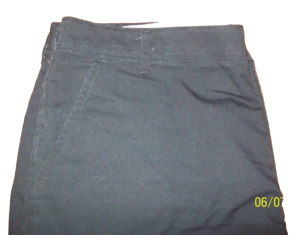 Red Kap Shorts LOT 3 Pair Mens BELTLOOPS Pockets WAIST 42 BLACK Work INSEAM 9" - Image 2 of 4