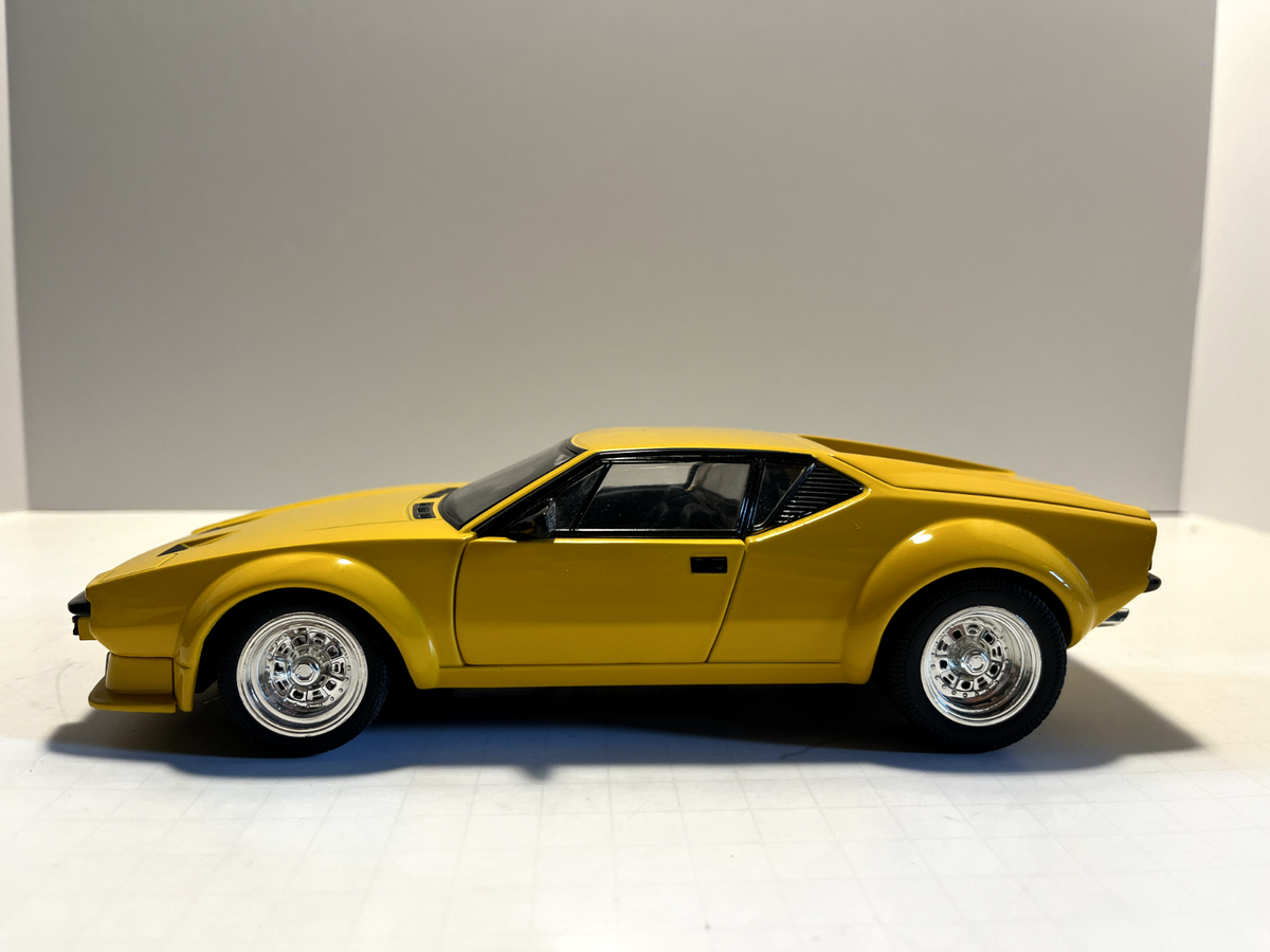 1:18 Hotwheels De Tomaso Pantera; Yellow Diecast; Used for Display