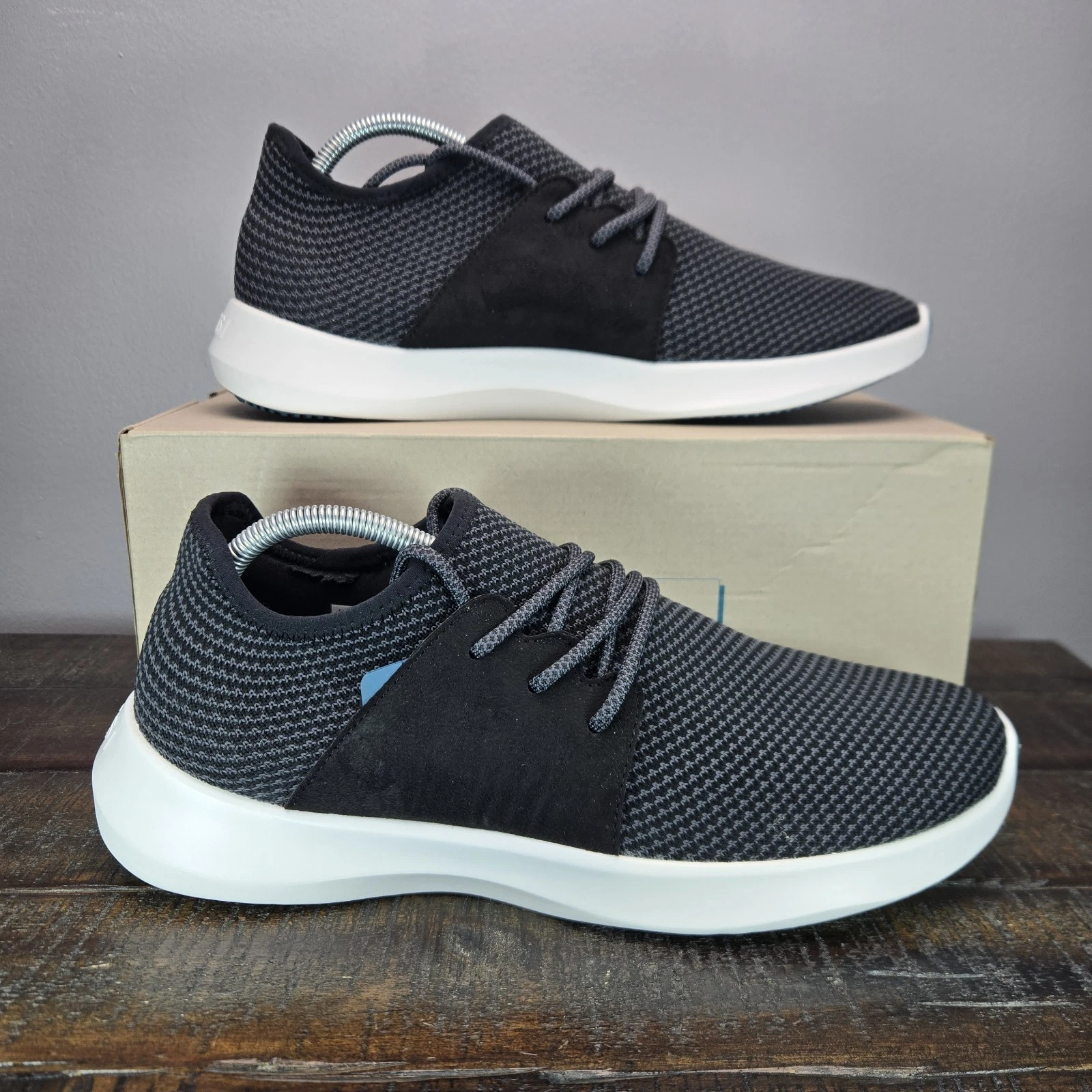 Vessi Everyday Classic Mens Size 7 Lace Up Waterproof Shoes Sneakers Black
Opens in a new window or