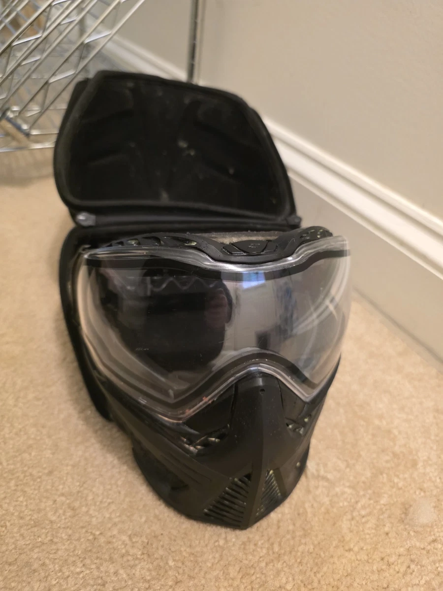 Giocatore Di Sport Di Paintball Che Indossa Maschera Protettiva Fotografia Stock - Immagine di