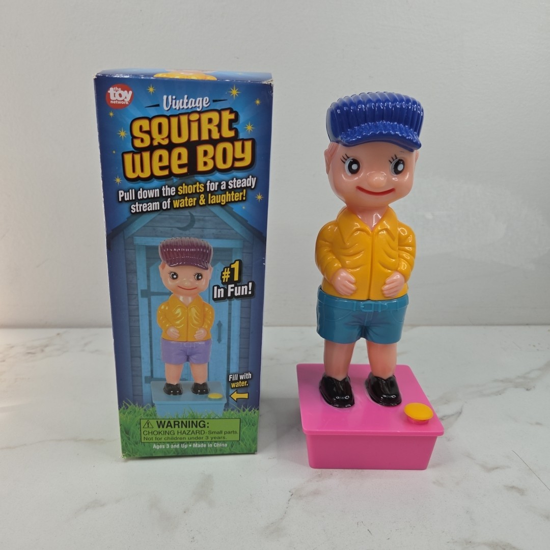 Wee Boy Pull Pants Down Pee Squirt Water Gag Gift Toy