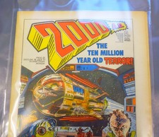 100 x SIZE F.  EARLY SIZE  2000 AD  BAGS AND BOARDS COMBINATION