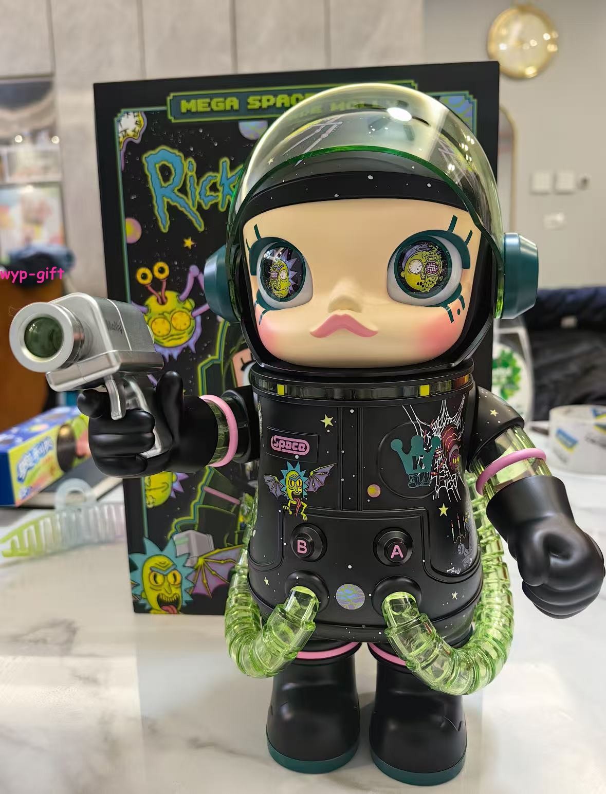 Authentic Mega Space Molly 400% Rick And Morty Figure gift New