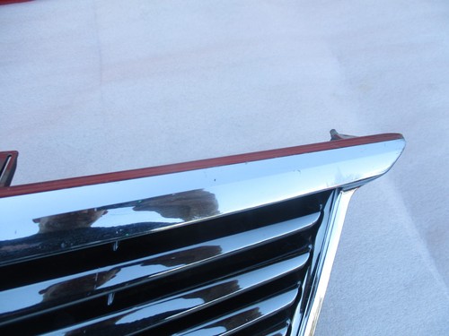 2010-2015 INFINITI G25 G37 Q40 FRONT BUMPER GRILLE EMBLEM OEM 62310-1NF1A - Picture 5 of 13