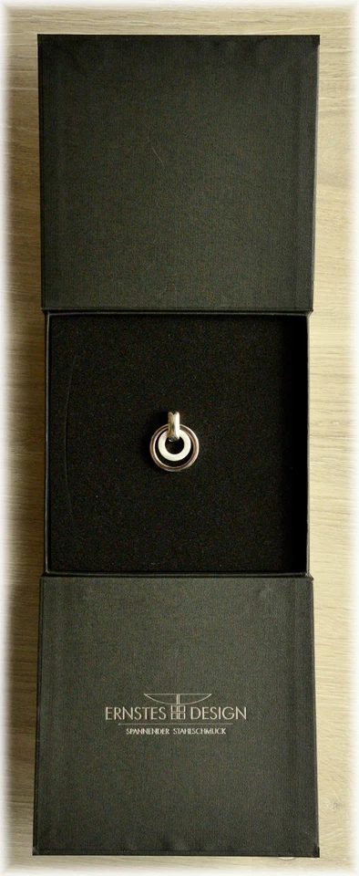 Ernstes Design Anhänger und Armband Edelstahl gebraucht - Bild 4 von 4