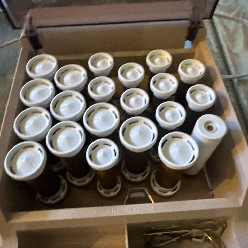 Vintage Clairol Custom Caresetter Flocked Tighter Curls FT-20 Hot Rollers Curler - Image 2 of 4