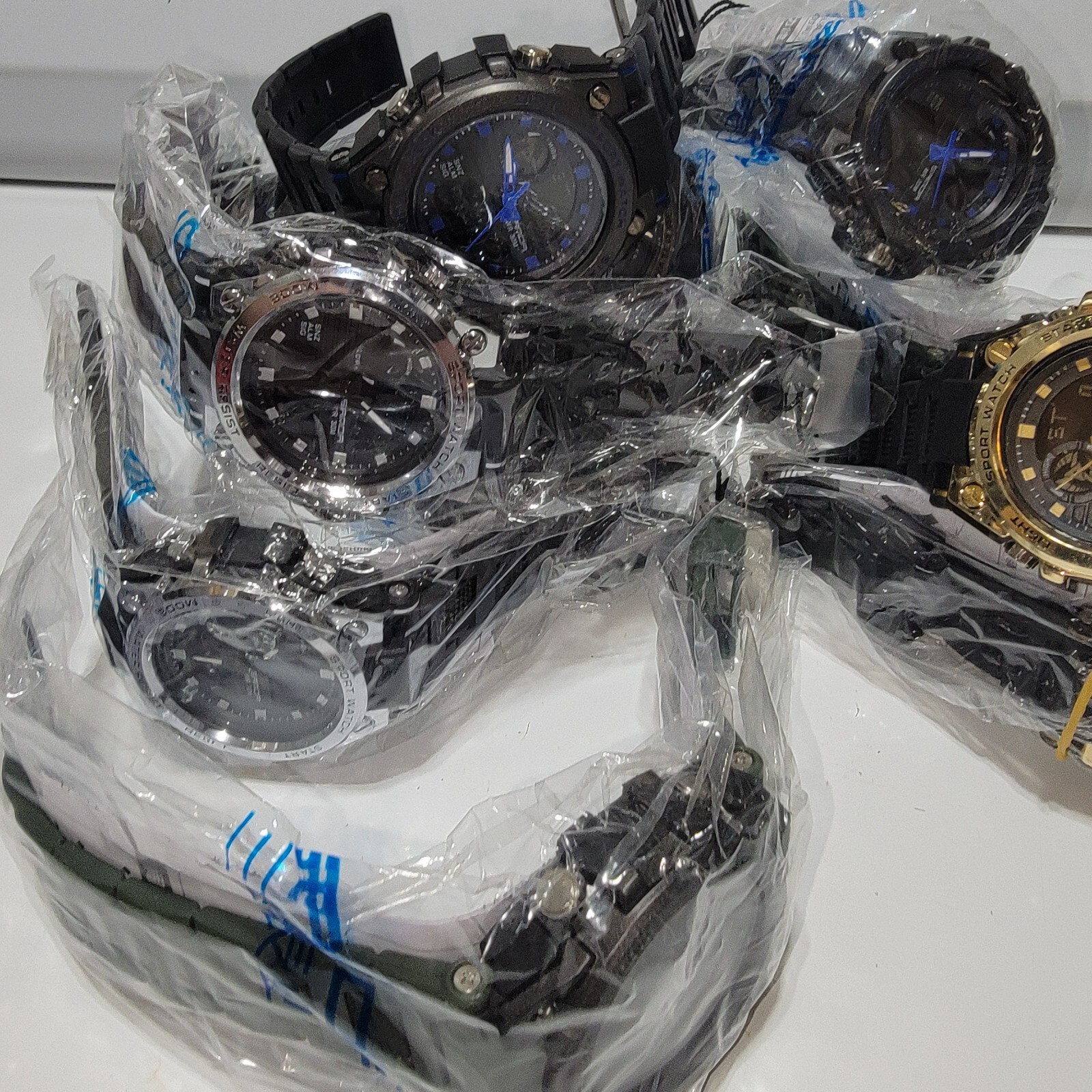 10 lot of Men Analog Quartz Watches Steel Watch Sport Wristwatch need